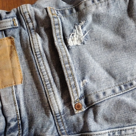 H&M Momshorts. Super high waists . - Picture 4 of 6